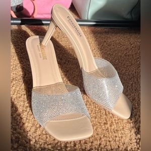 Cushionaire Memory foam 6.5 size sparkly heels